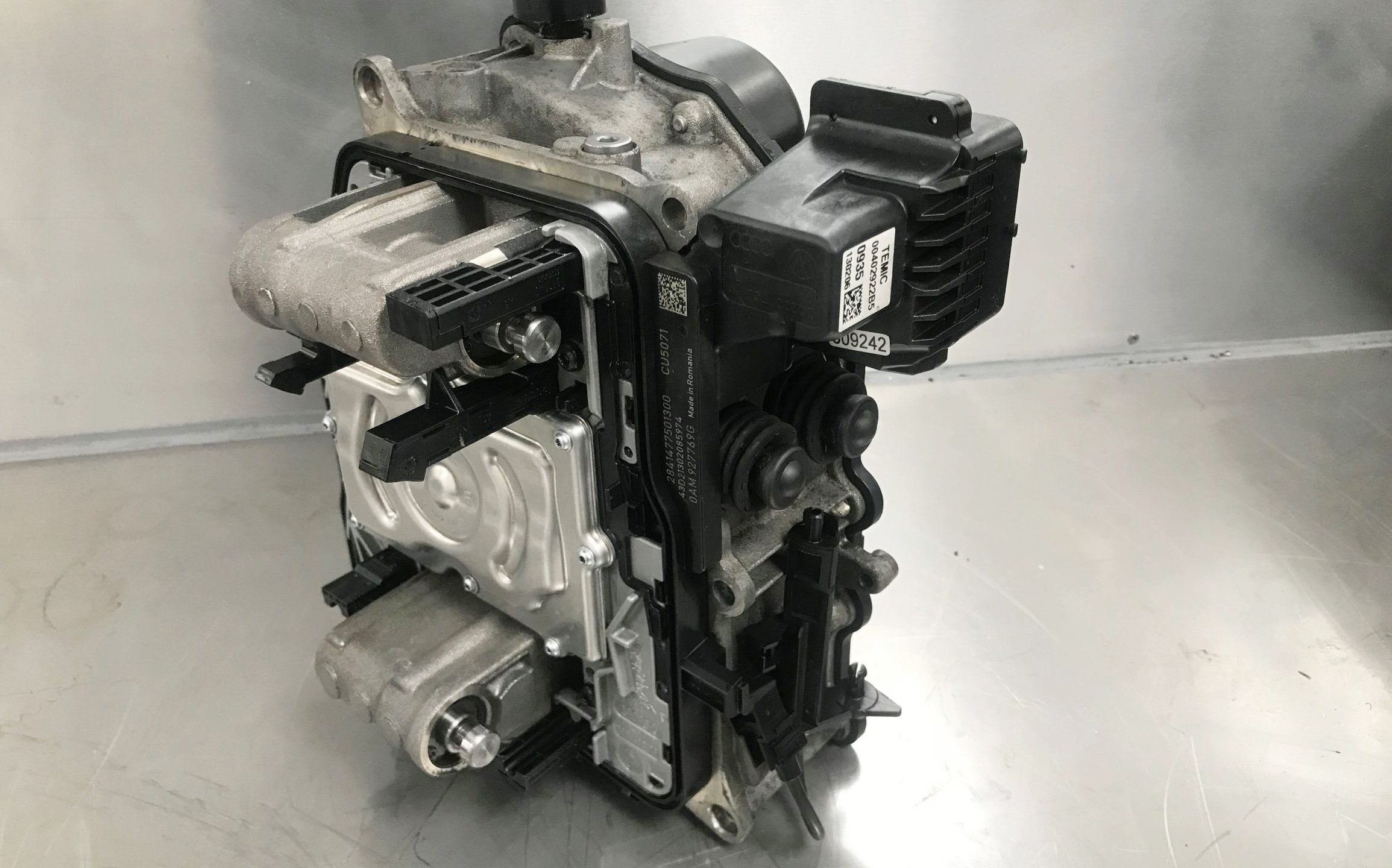 https://www.gearboxnottingham.co.uk/wp-content/uploads/2024/01/VOLKSWAGEN-DSG-7-SPEED-MECHATRONIC-CONTROL-UNIT.jpg?utm_source=chatgpt.com